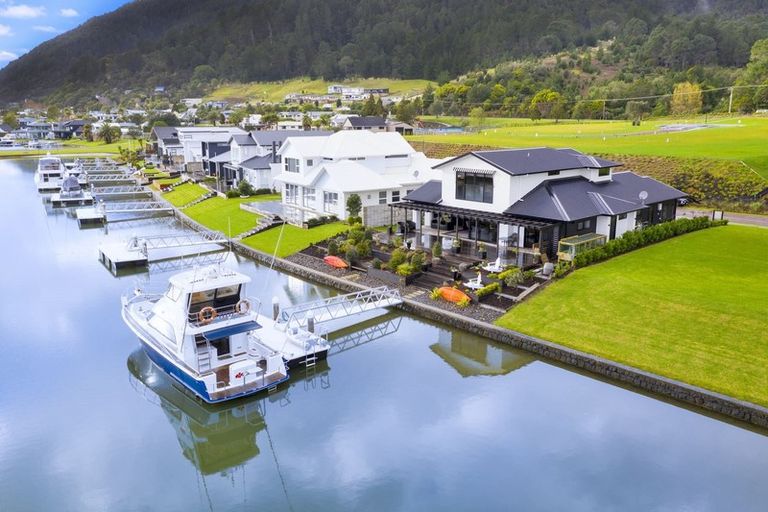 Photo of property in 304 Waterways Parade, Pauanui, Hikuai, 3579