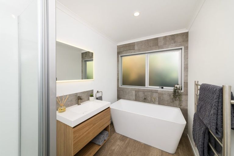 Photo of property in 16 Lane Place, Awapuni, Palmerston North, 4412