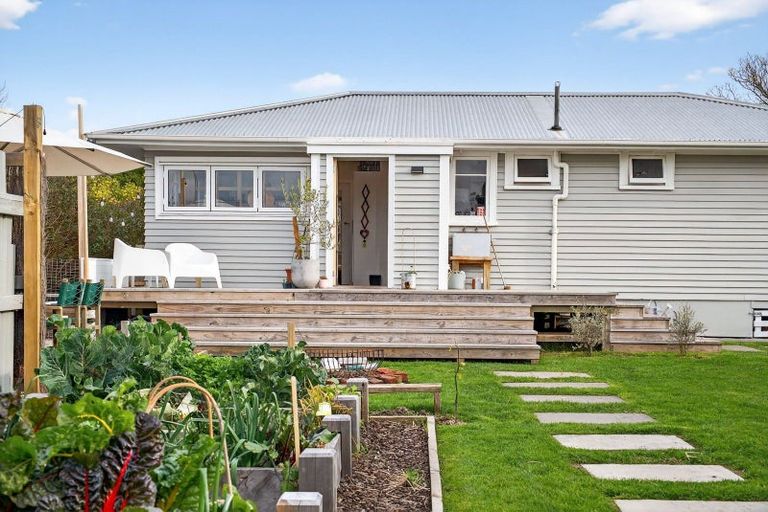 Photo of property in 14 Ropata Street, Kaiti, Gisborne, 4010