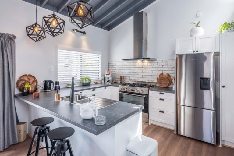 Photo of property in 42 Weggery Drive, Waikanae Beach, Waikanae, 5036