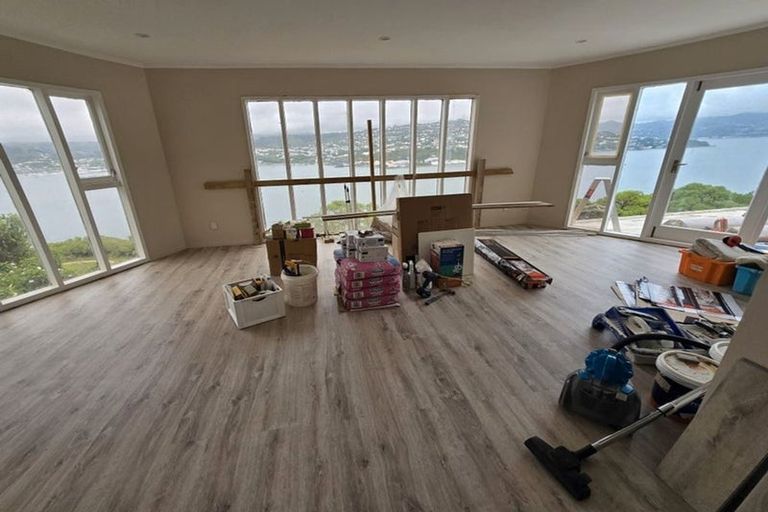 Photo of property in 9 Rangitane Street, Maupuia, Wellington, 6022