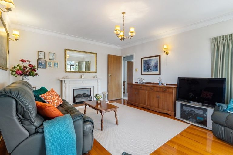 Photo of property in 109 Sandspit Road, Shelly Park, Auckland, 2014