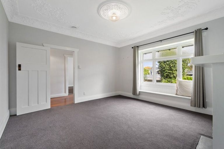 Photo of property in 11 Lyndhurst Street, Takaro, Palmerston North, 4412