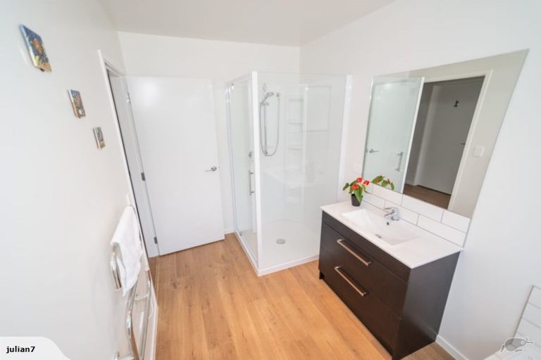 Photo of property in 47 Peregrine Falcon Road, Mount Creighton, Queenstown, 9371