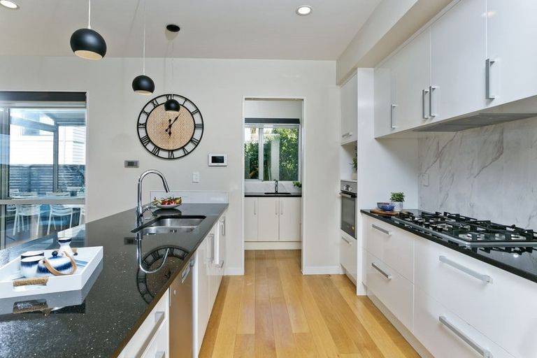 Photo of property in 4 Greenlink Rise, Long Bay, Auckland, 0630