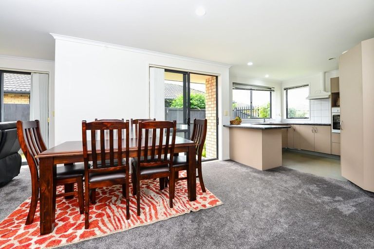 Photo of property in 13 Nobleman Place, Hamilton East, Hamilton, 3216