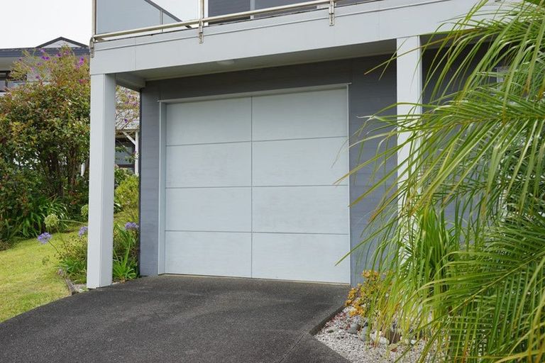 Photo of property in 3 Orewa Heights Crescent, Orewa, 0931