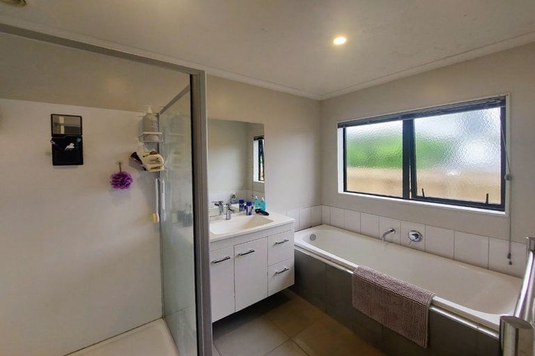 Photo of property in 9 Tapu Road, Huapai, Kumeu, 0810