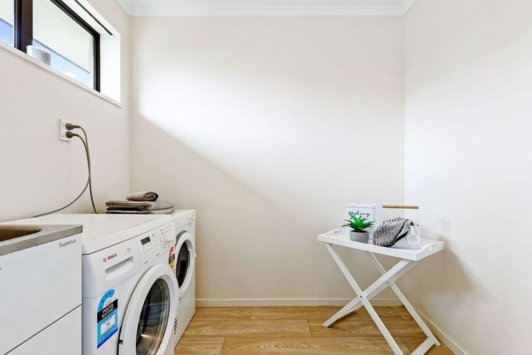 Photo of property in 31 Laing Crescent, Heathcote Valley, Christchurch, 8022