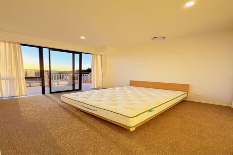 Photo of property in 8 Backridge Way, Flat Bush, Auckland, 2019