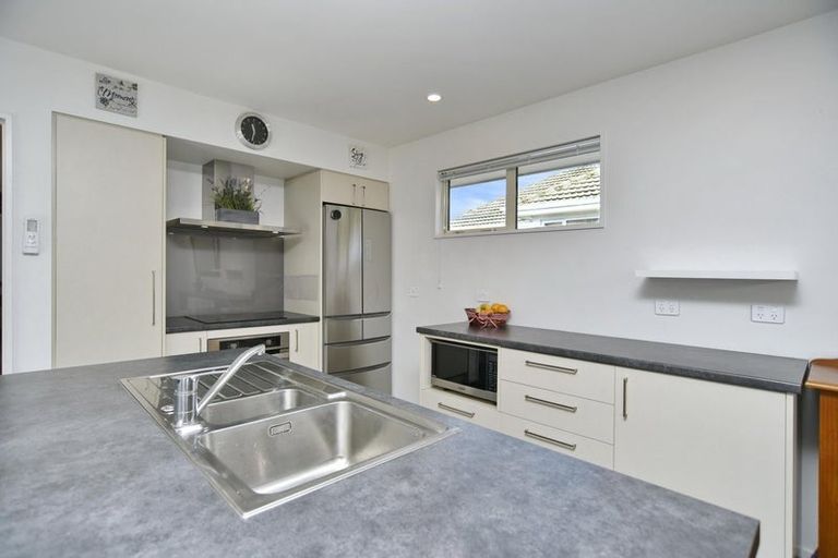 Photo of property in 241 Wainoni Road, Avondale, Christchurch, 8061