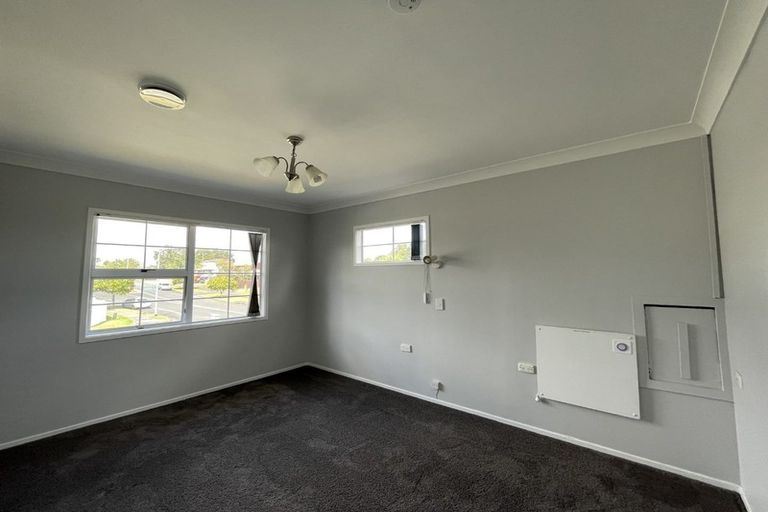 Photo of property in 2 Lemonwood Place, The Gardens, Auckland, 2105
