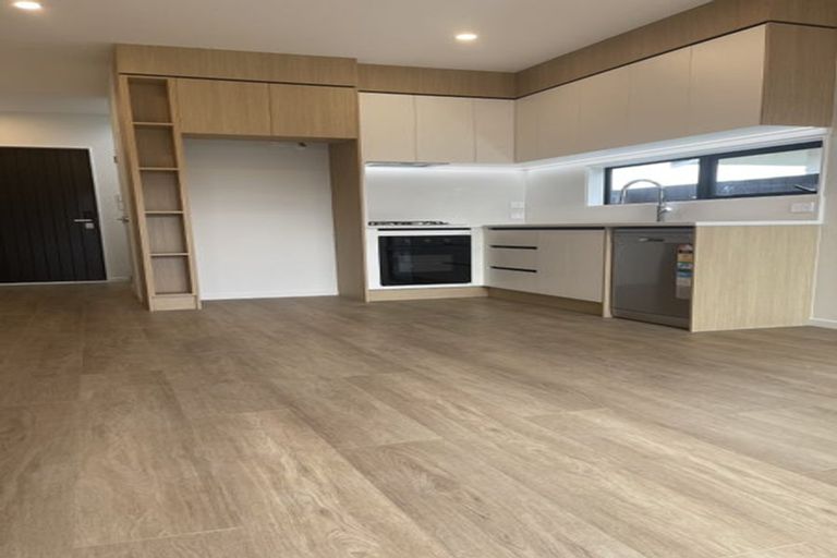 Photo of property in 11d Trinidad Road, Sunnynook, Auckland, 0620