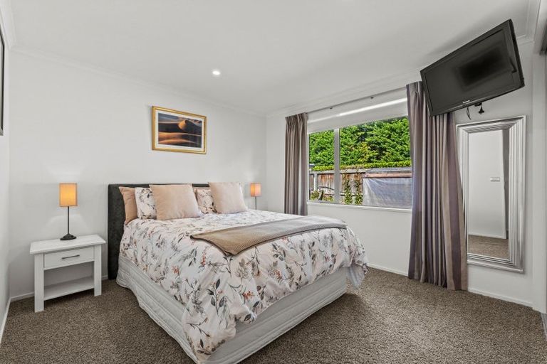 Photo of property in 28 Wilkinsons Road, Harewood, Christchurch, 8051