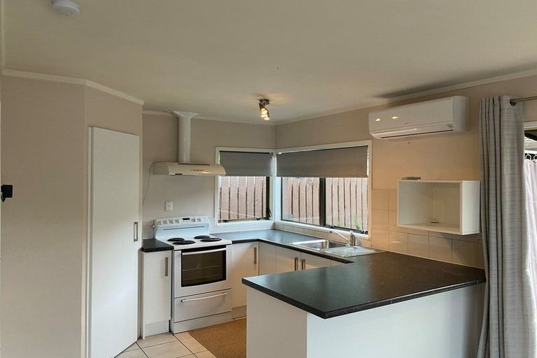 Photo of property in 1/2 Short Street, Papakura, 2110