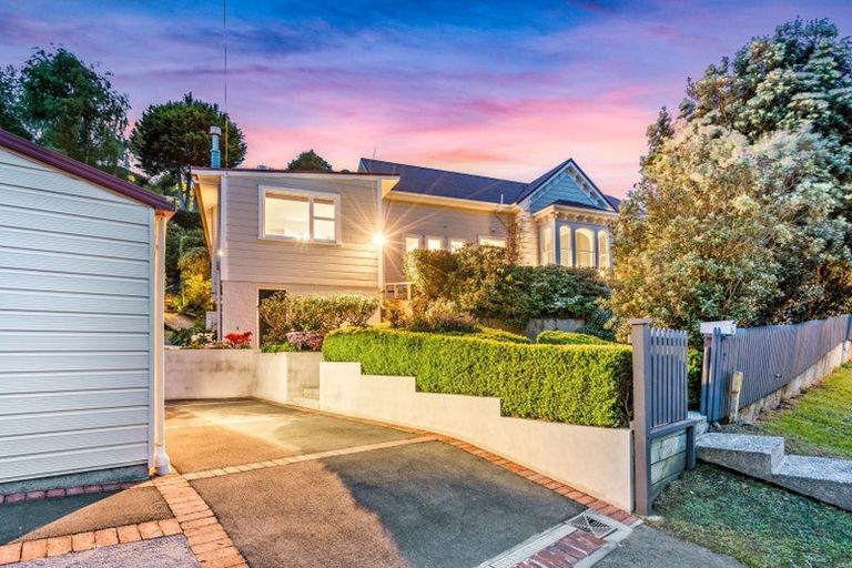 Photo of property in 2 Motu Street, Saint Clair, Dunedin, 9012