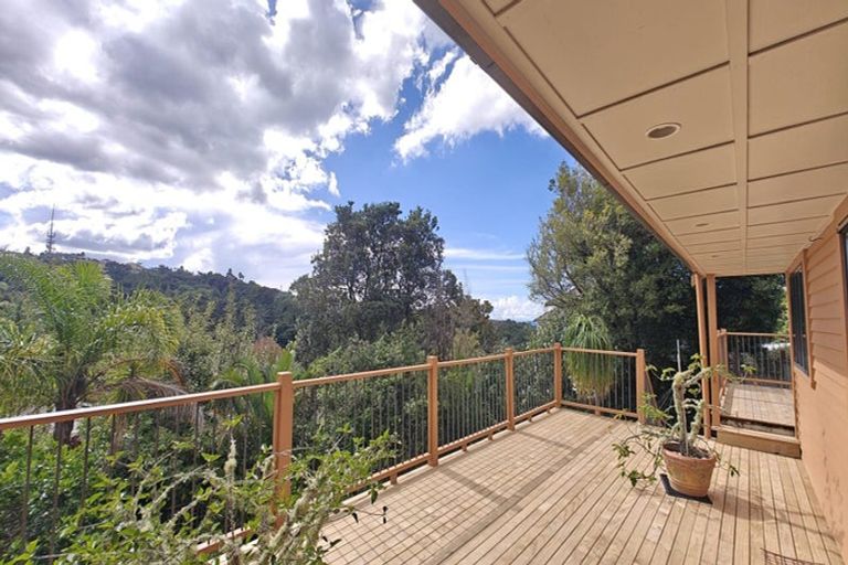Photo of property in 1 Glenreagh Place, Torbay, Auckland, 0630