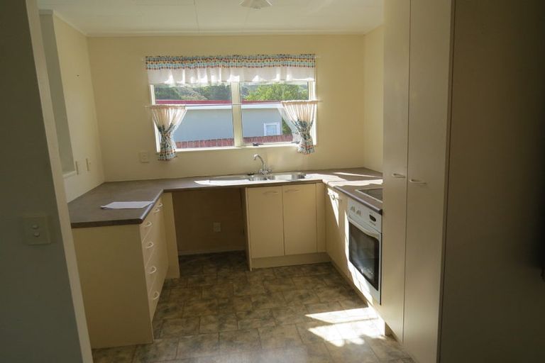 Photo of property in 16a Hampton Hill Road, Tawa, Wellington, 5028