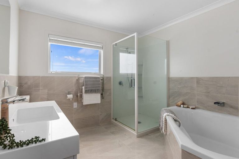 Photo of property in 43 Stace Hopper Drive, One Tree Point, 0118