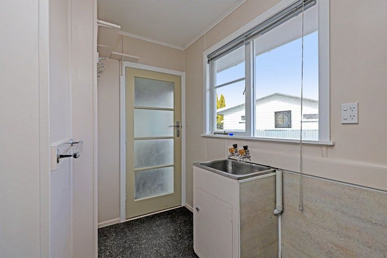 Photo of property in 24 Magdalen Crescent, Pirimai, Napier, 4112