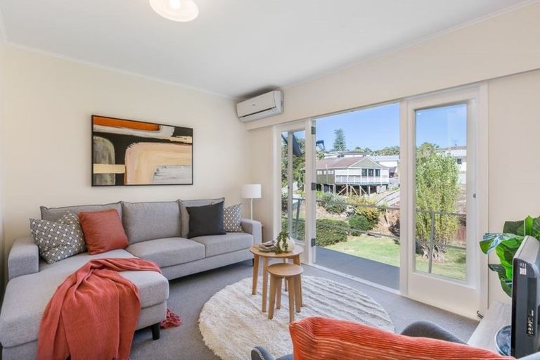 Photo of property in 20 Lake Road, Northcote, Auckland, 0627