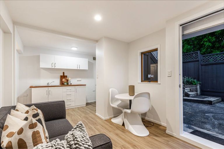 Photo of property in 2/26 Forest Hill Road, Henderson, Auckland, 0612