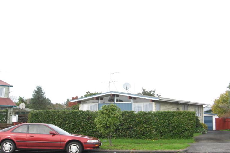 Photo of property in 30 Casuarina Road, Half Moon Bay, Auckland, 2012