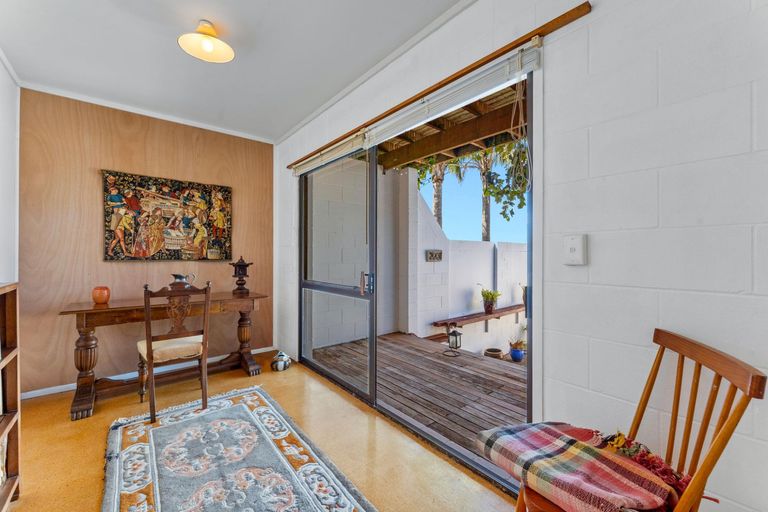 Photo of property in 14 Kotare Place, Sandspit, Warkworth, 0982