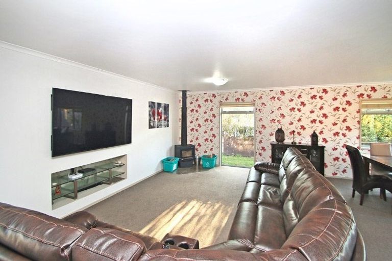 Photo of property in 14 Brompton Close, Richmond Heights, Taupo, 3330