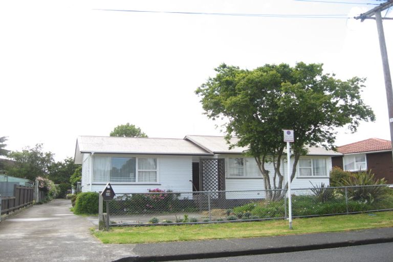 Photo of property in 2/24 Edinburgh Avenue, Rosehill, Papakura, 2113