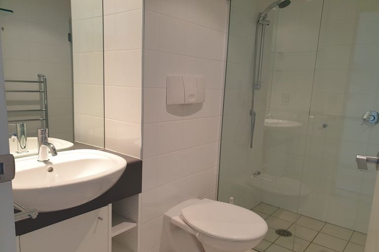 Photo of property in Sanctum Apartment, 10 Ebor Street, Te Aro, Wellington, 6011