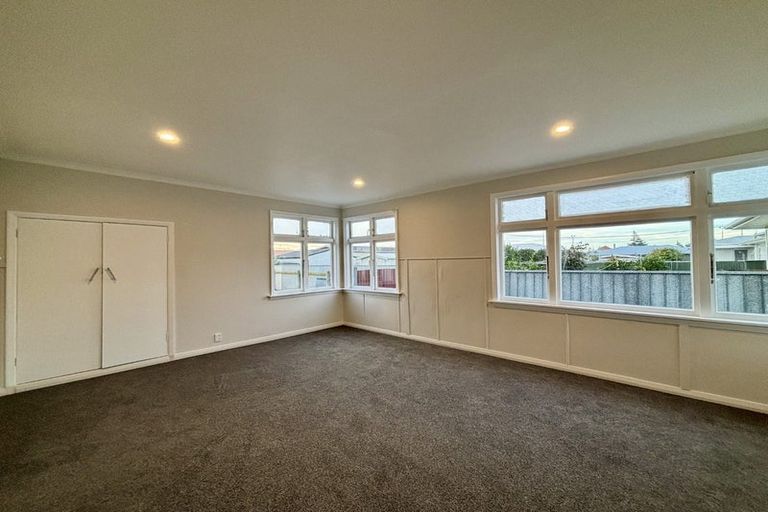 Photo of property in 51 Weraroa Road, Levin, 5510