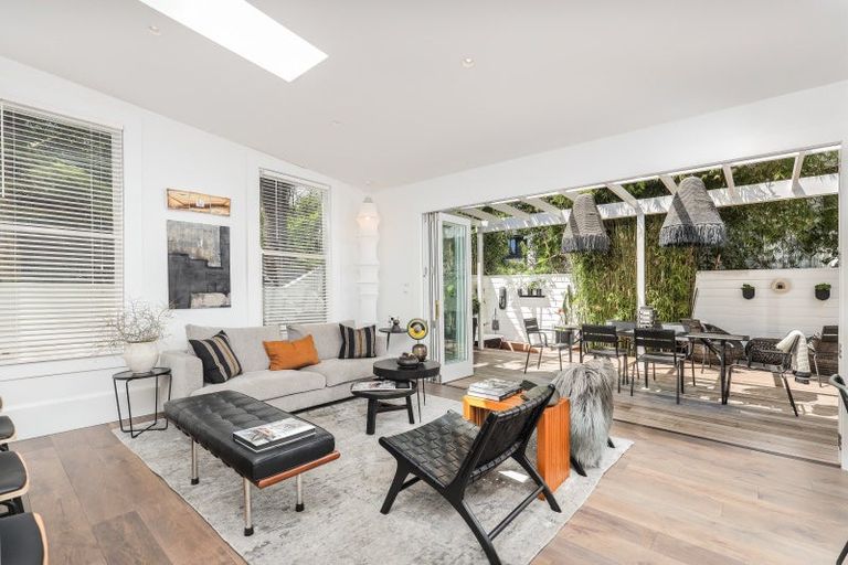 Photo of property in 28 Nile Street, Nelson, 7010