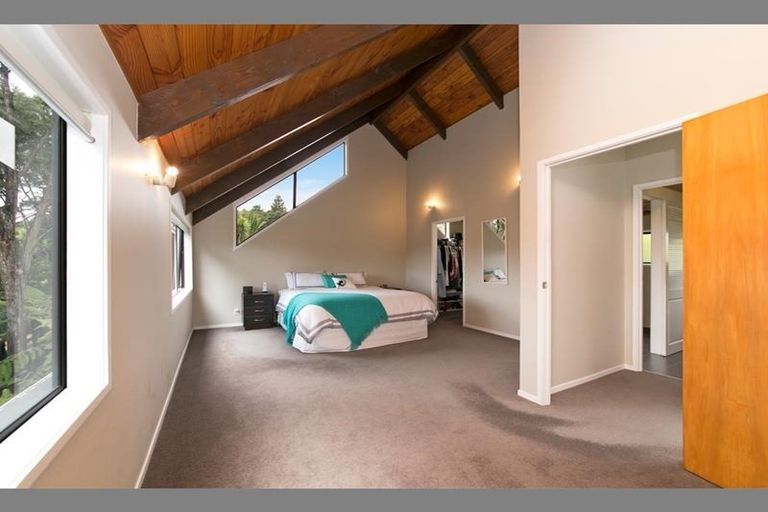 Photo of property in 42 Wirihana Road, Titirangi, Auckland, 0604