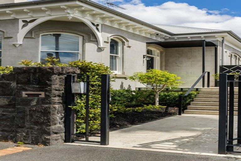 Photo of property in 19 Birdwood Crescent, Parnell, Auckland, 1052