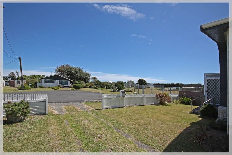 Photo of property in 8 Hart Street, Foxton Beach, Foxton, 4815