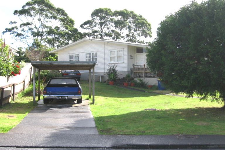 Photo of property in 77 Vodanovich Road, Te Atatu South, Auckland, 0610