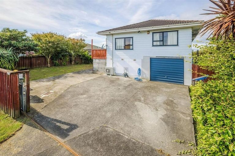 Photo of property in 8 Southview Place, Wattle Downs, Auckland, 2102