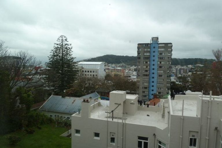 Photo of property in Elms Court Flats, 6/367 The Terrace, Te Aro, Wellington, 6011