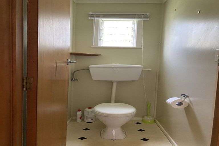 Photo of property in 14 Rotoiti Avenue, Pakuranga Heights, Auckland, 2010