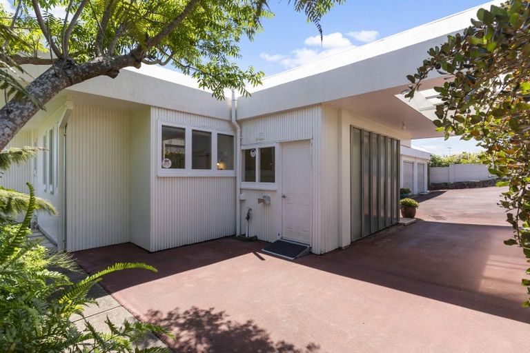 Photo of property in 84 Bramley Drive, Farm Cove, Auckland, 2012