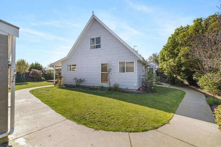 Photo of property in 1/17d Te Maru Place, Redwood, Christchurch, 8051