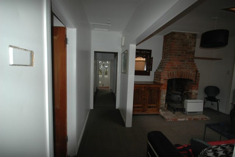 Photo of property in 66 Kelburn Parade, Kelburn, Wellington, 6012