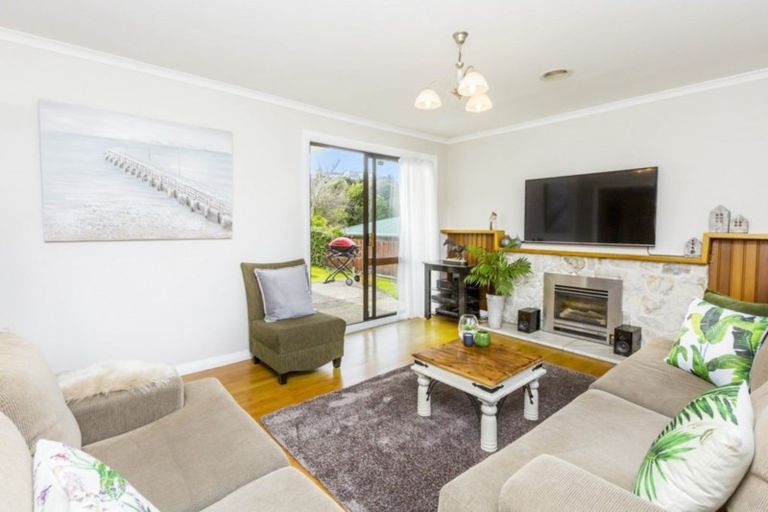 Photo of property in 68 Oakleigh Street, Maungaraki, Lower Hutt, 5010