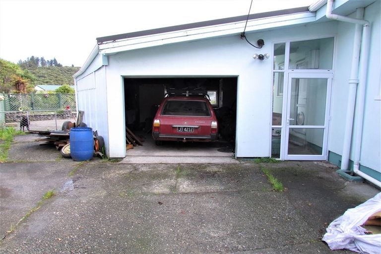 Photo of property in 102 Marsden Road, Greymouth, 7805