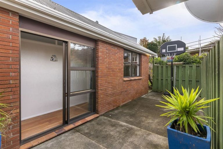Photo of property in 25 Chatsworth Crescent, Pakuranga Heights, Auckland, 2010