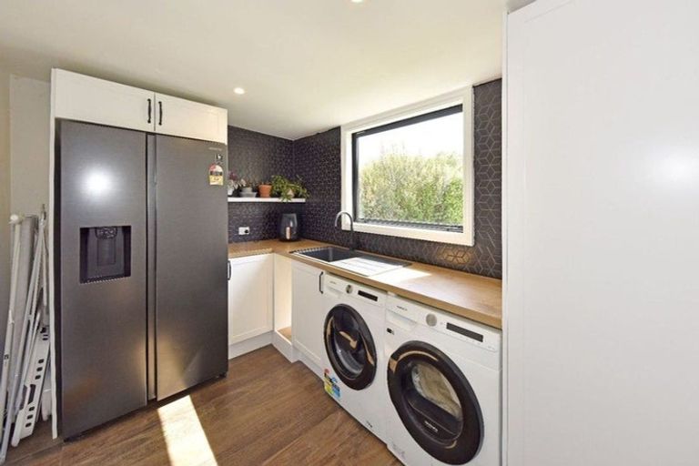 Photo of property in 208 Springfield Road, St Albans, Christchurch, 8014