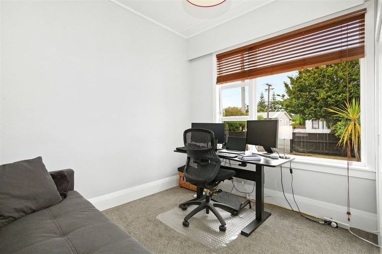 Photo of property in 19 Elizabeth Street, Moera, Lower Hutt, 5010