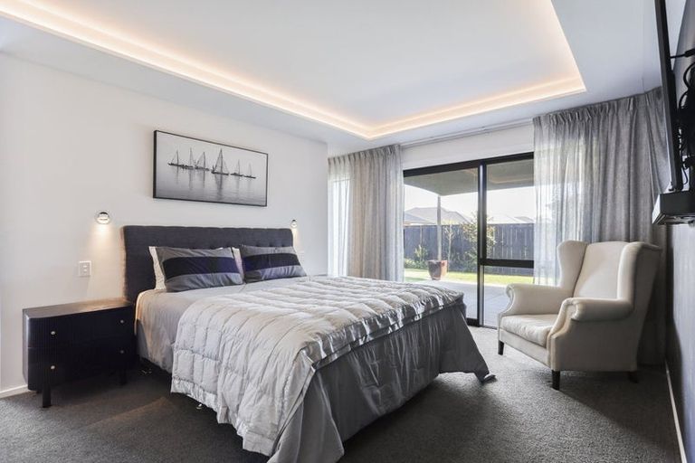 Photo of property in 16 Valour Drive, Rangiora, 7400