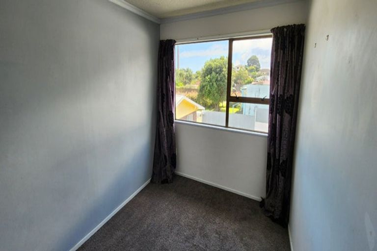 Photo of property in 84 Pioneer Road, Moturoa, New Plymouth, 4310